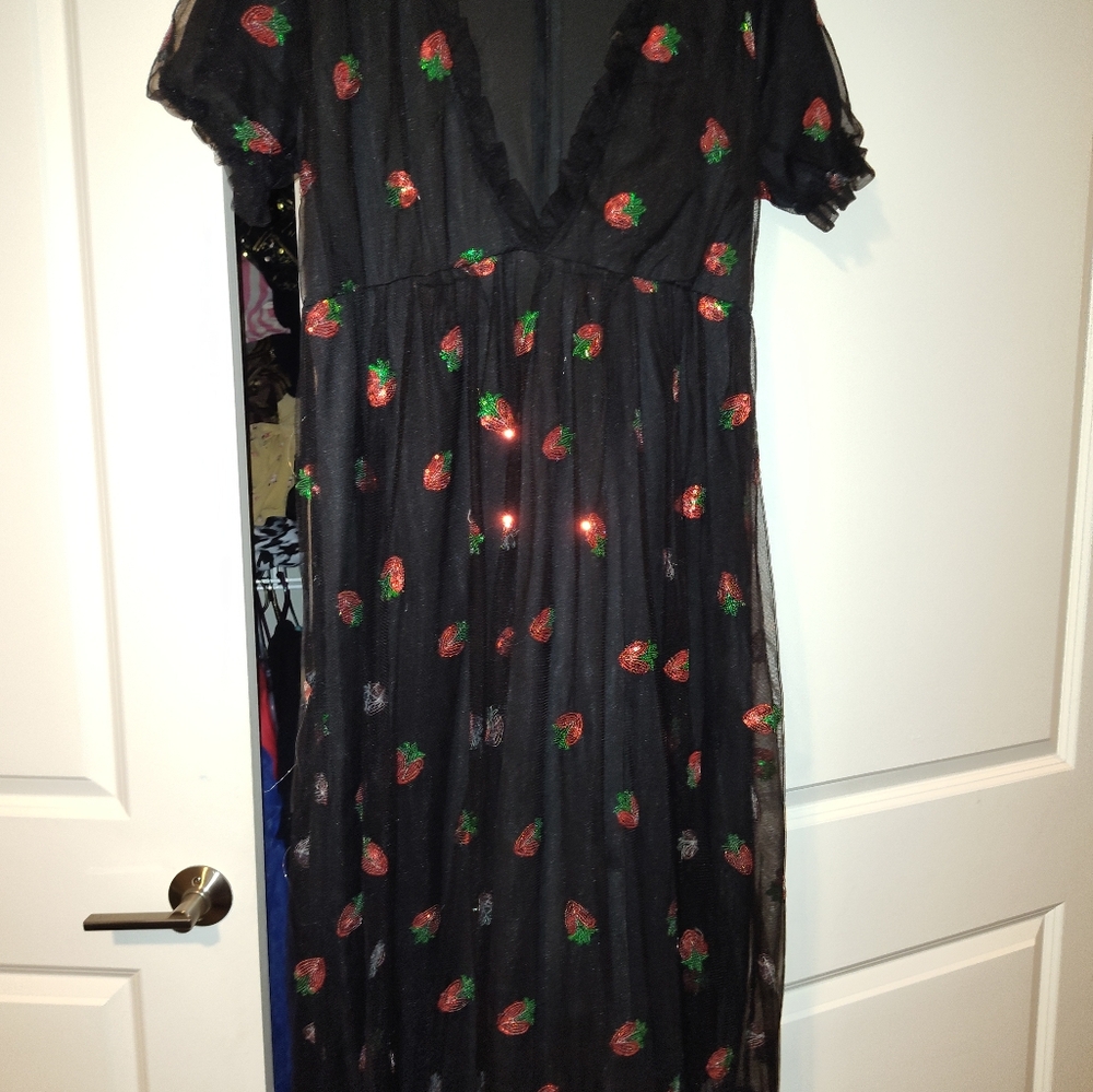 Dress - Picture 3 of 7